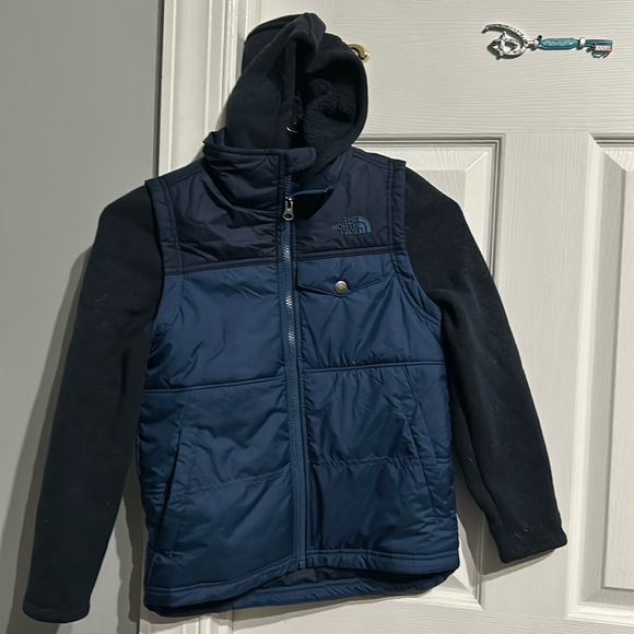 Boys blue north face jacket size 7/8 - Picture 1 of 7